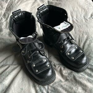 Vtg Martino Size 5 black biker boots  zippers Rivets  black leather